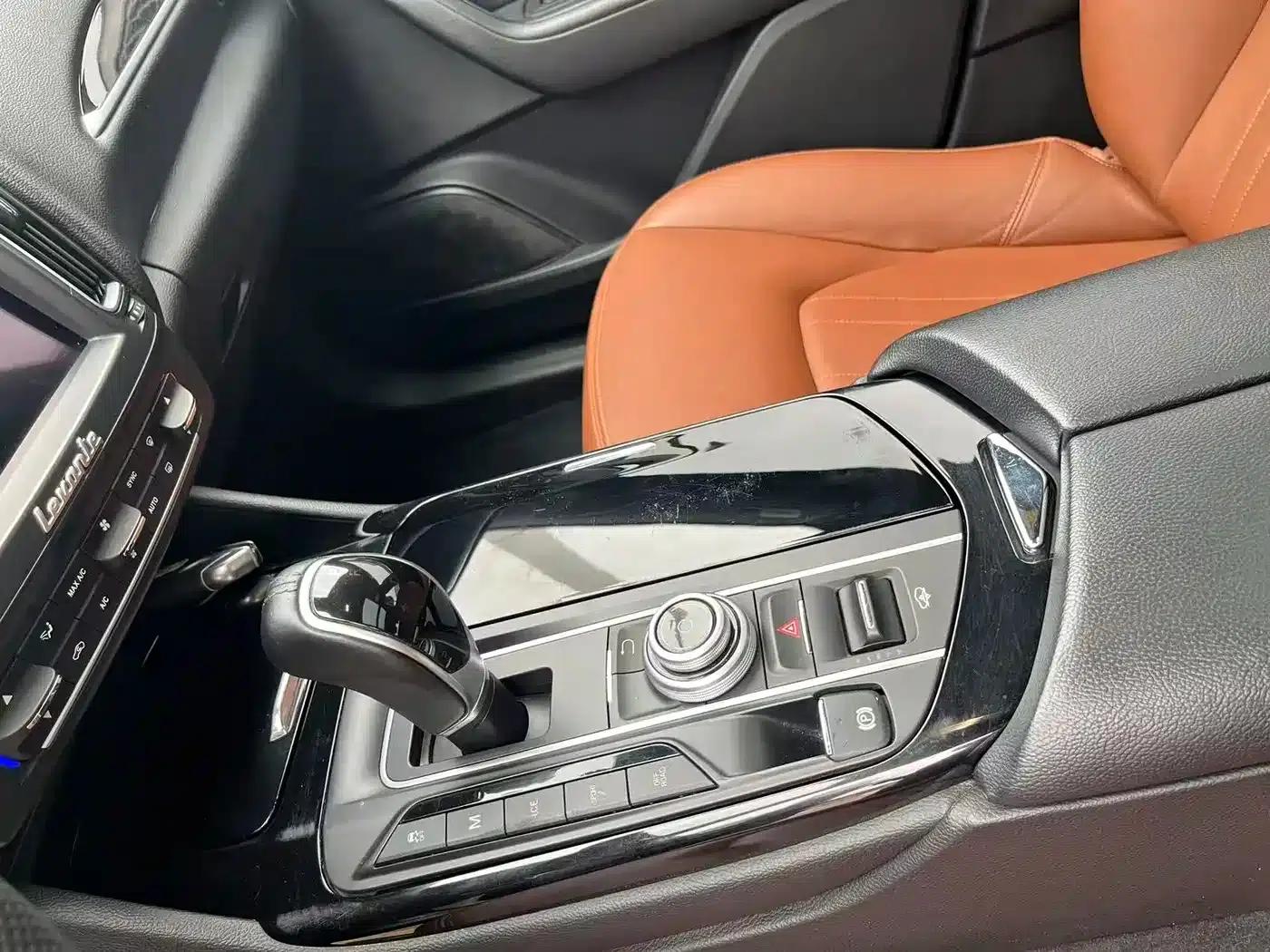 2018 Levante 3.0T Classic Edition — миниатюра 19