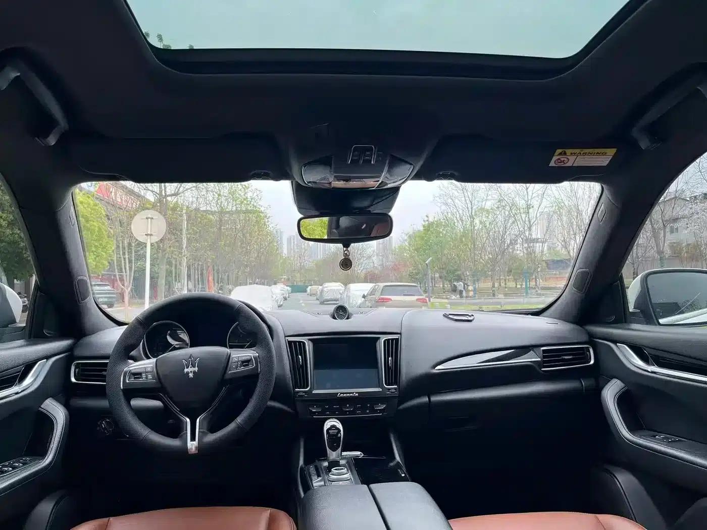 2018 Levante 3.0T Classic Edition — миниатюра 9
