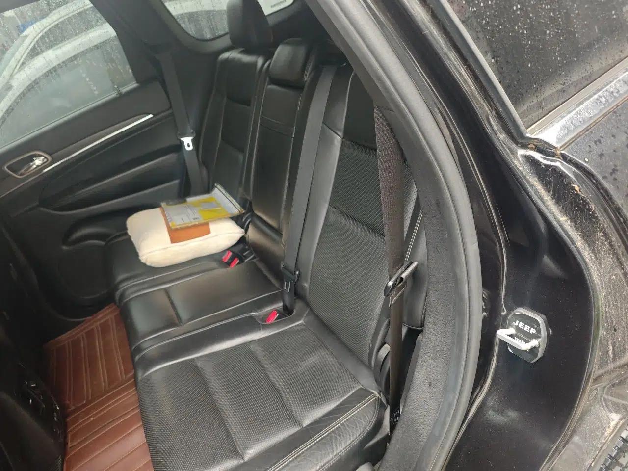 Jeep Grand Cherokee 2013 3.6L Luxury Navigation Edition — миниатюра 17