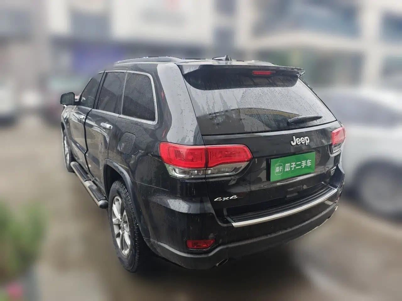 Jeep Grand Cherokee 2013 3.6L Luxury Navigation Edition — миниатюра 4