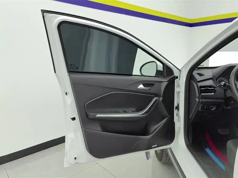 Chery Tiggo 3x 2024 1.5L CVT Premium Edition — миниатюра 7