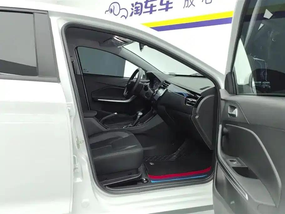 Chery Tiggo 3x 2024 1.5L CVT Premium Edition — миниатюра 8