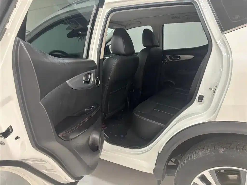 Nissan Qashqai 2022 2.0L CVT XV Prem.Pro Luxury Navigation Edition — миниатюра 6