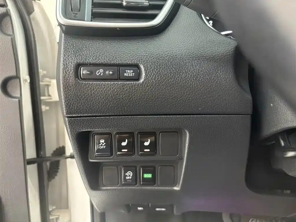 Nissan Qashqai 2022 2.0L CVT XV Prem.Pro Luxury Navigation Edition — миниатюра 8