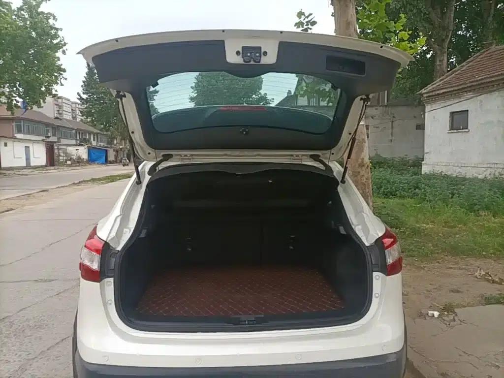 Nissan Qashqai 2016 2.0L CVT Elite Edition — миниатюра 19