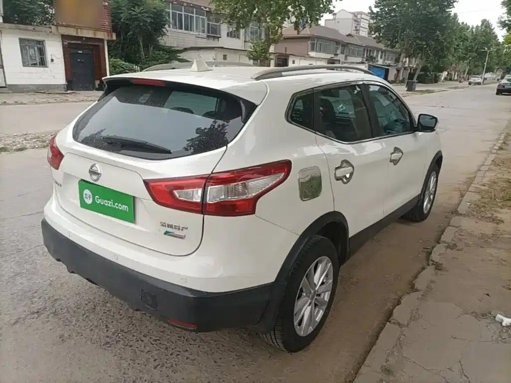 Nissan Qashqai 2016 2.0L CVT Elite Edition — миниатюра 7