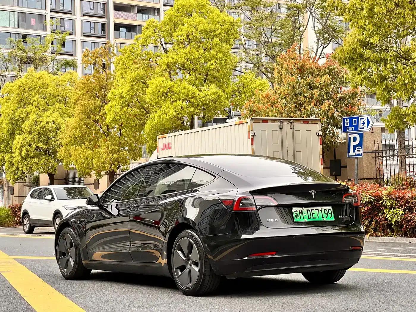 Model 3 2022 Rear-Wheel Drive — миниатюра 13