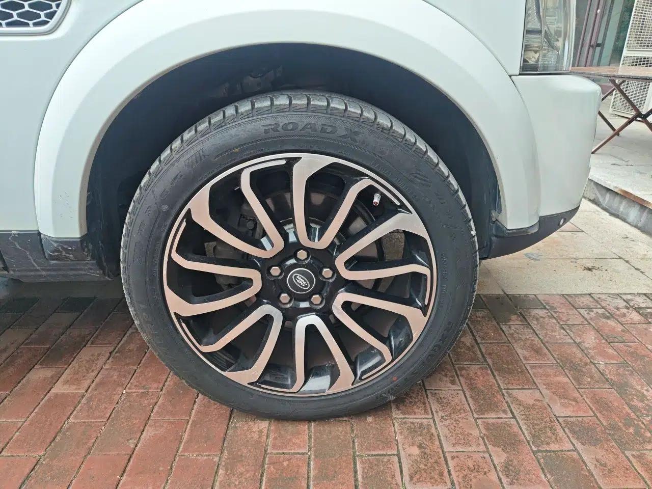 Land Rover Discovery 2012 5.0 V8 HSE — миниатюра 8