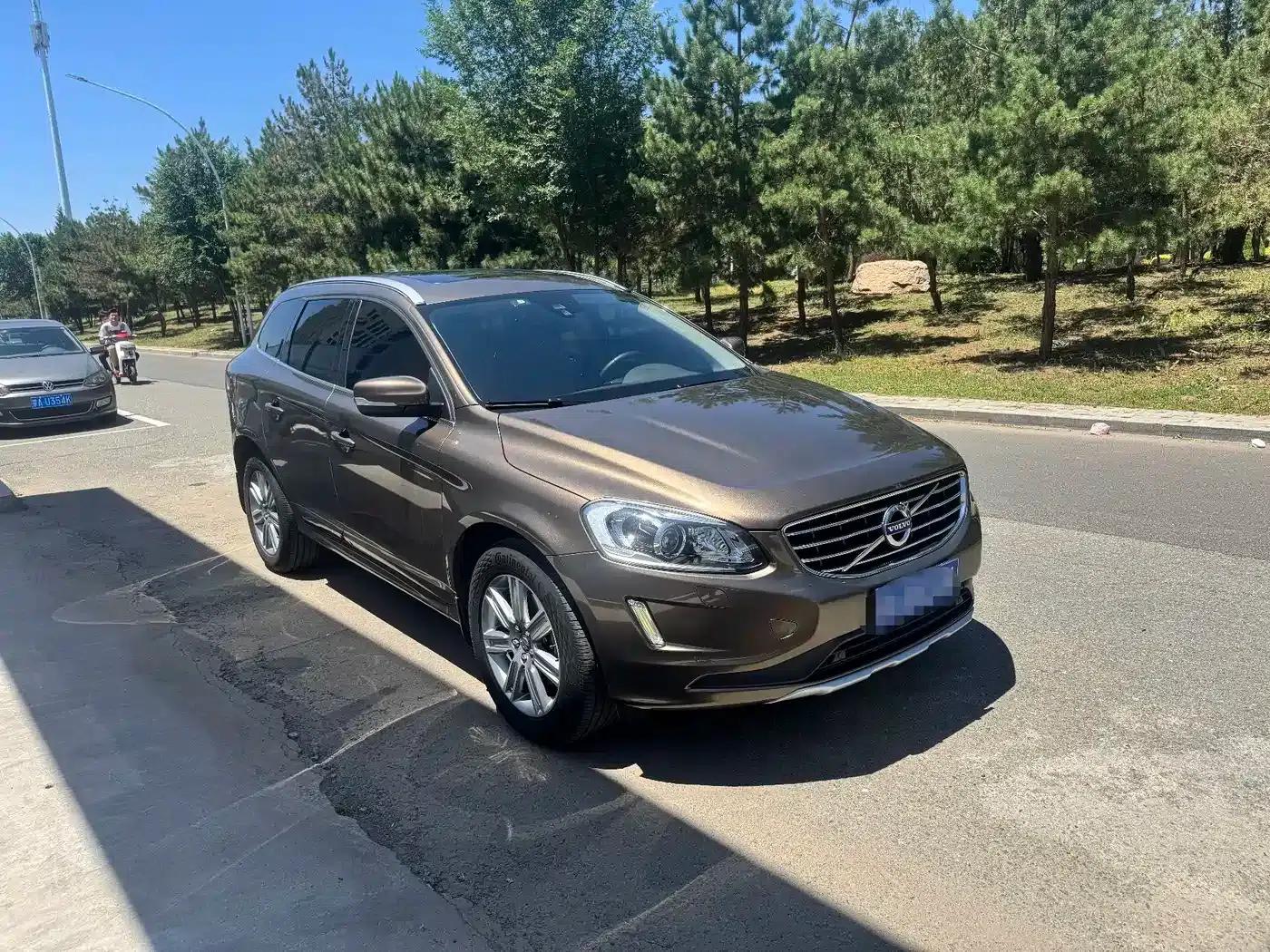 2017 Volvo XC60 T5 AWD Smart Upgrade Edition — миниатюра 3