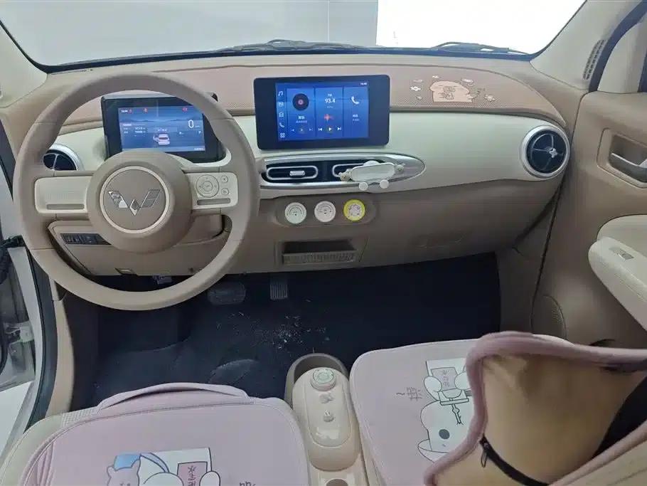 Hongguang MINIEV 2025 Fourth Generation Four-Door Premium+ Edition — миниатюра 12