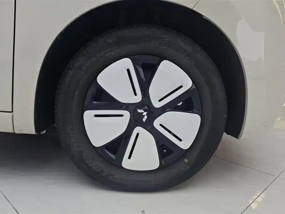 Hongguang MINIEV 2025 Fourth Generation Four-Door Premium+ Edition — миниатюра 6