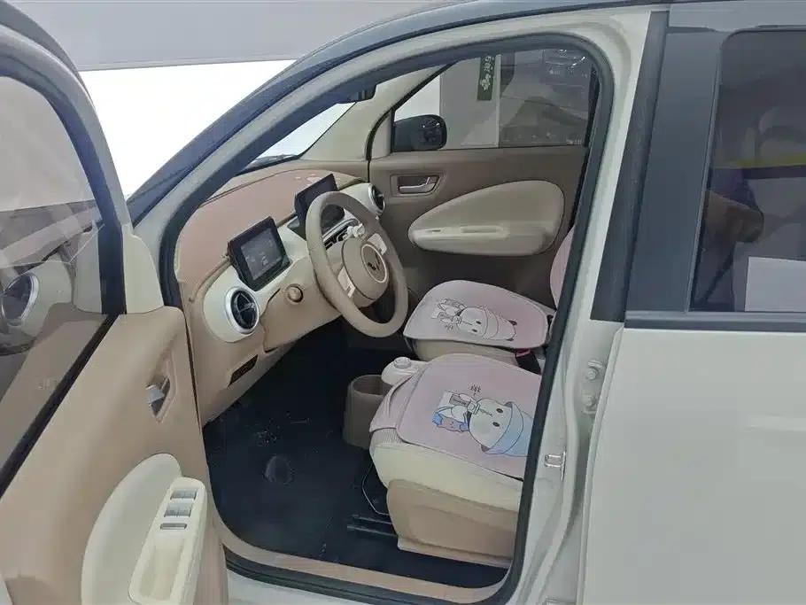 Hongguang MINIEV 2025 Fourth Generation Four-Door Premium+ Edition — миниатюра 9