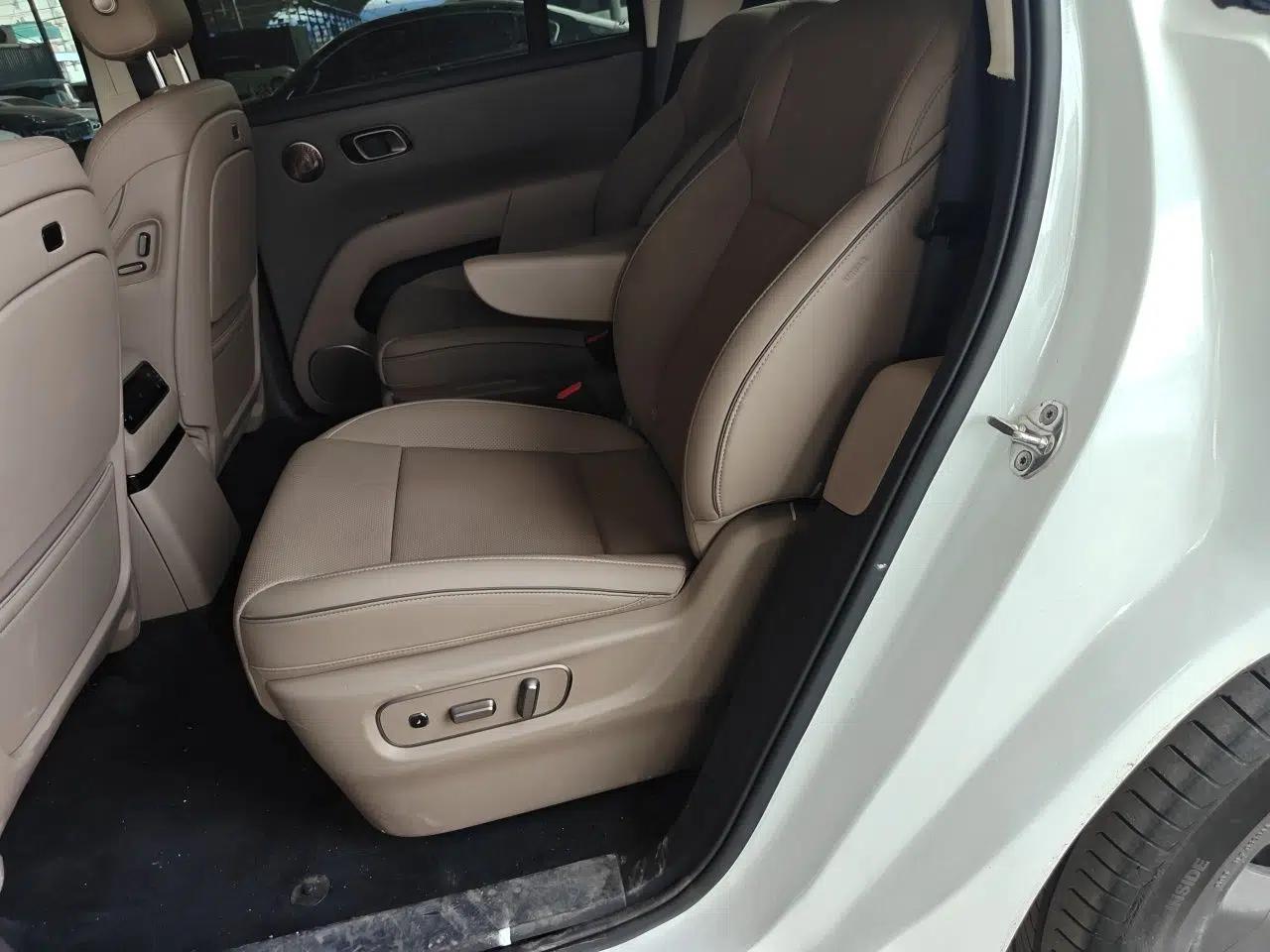 Li Auto i8 2025 Model Standard Version — миниатюра 17