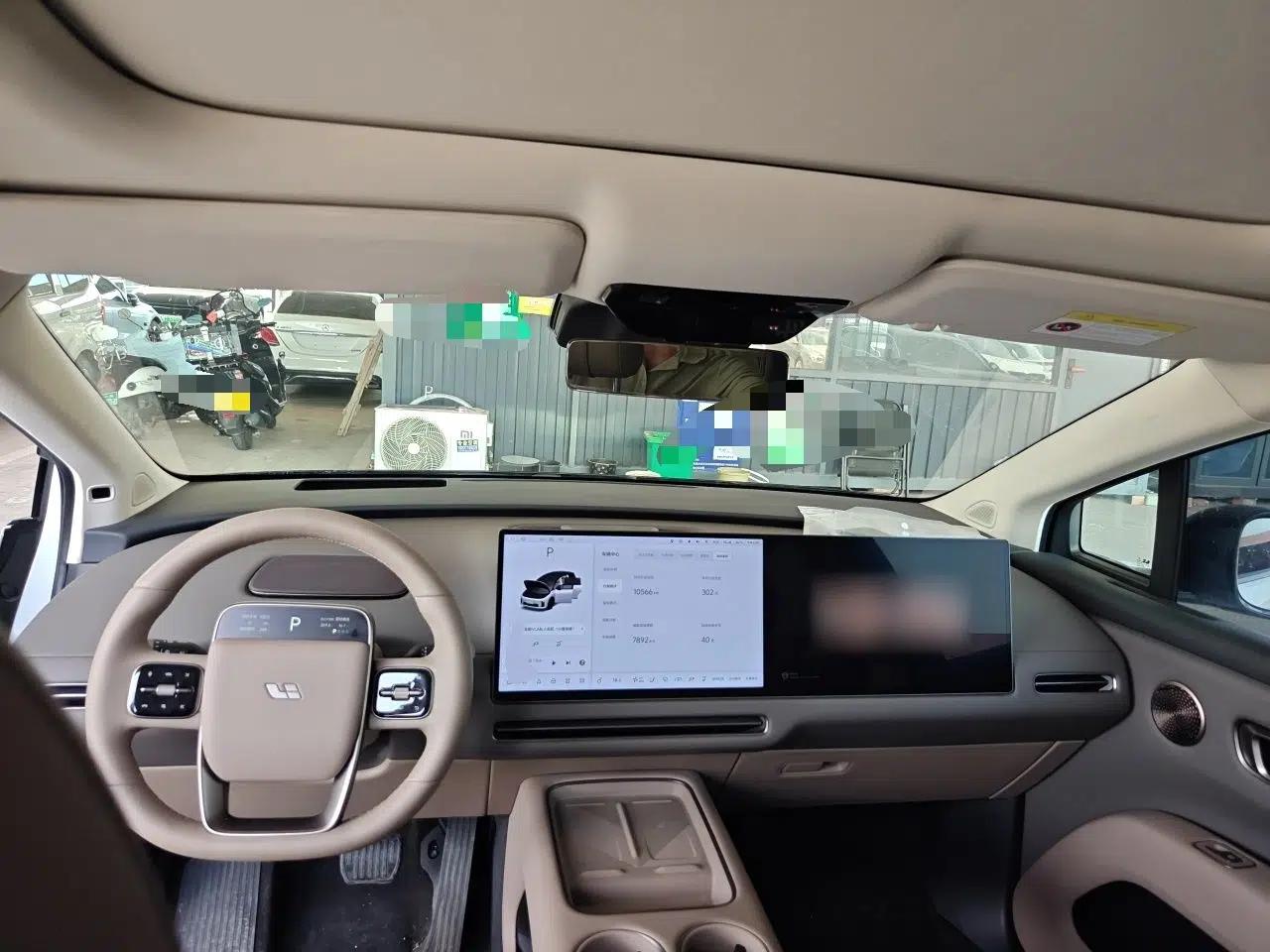 Li Auto i8 2025 Model Standard Version — миниатюра 9
