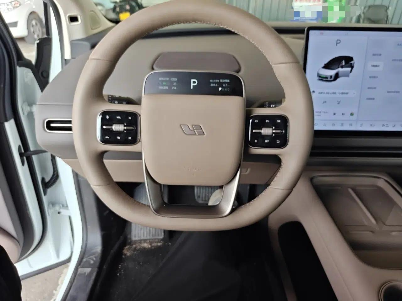 Li Auto i8 2025 Model Standard Version — миниатюра 10