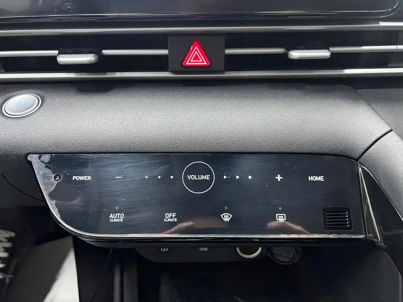 Hyundai Elantra 2022 1.5L CVT LUX Premium Edition — миниатюра 20