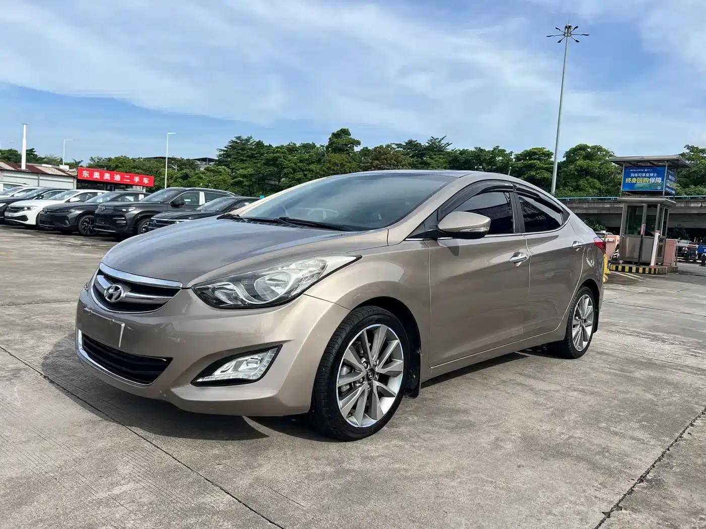 Hyundai Elantra 2015 1.6L Automatic Leading Edition — миниатюра 1