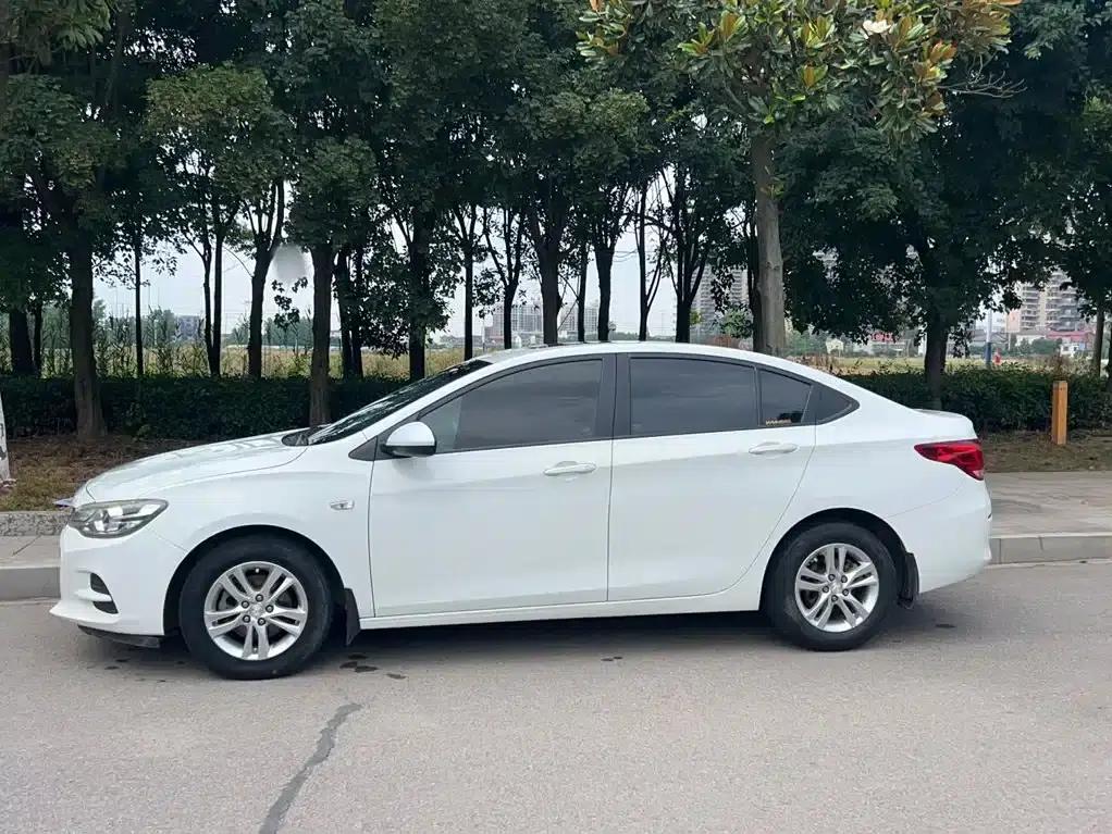 Chevrolet Cruze 2016 1.5L Automatic Comfort Edition — миниатюра 9