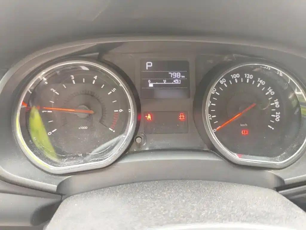Citroën C3-XR 2015 1.6L Automatic Pioneer Edition — миниатюра 4
