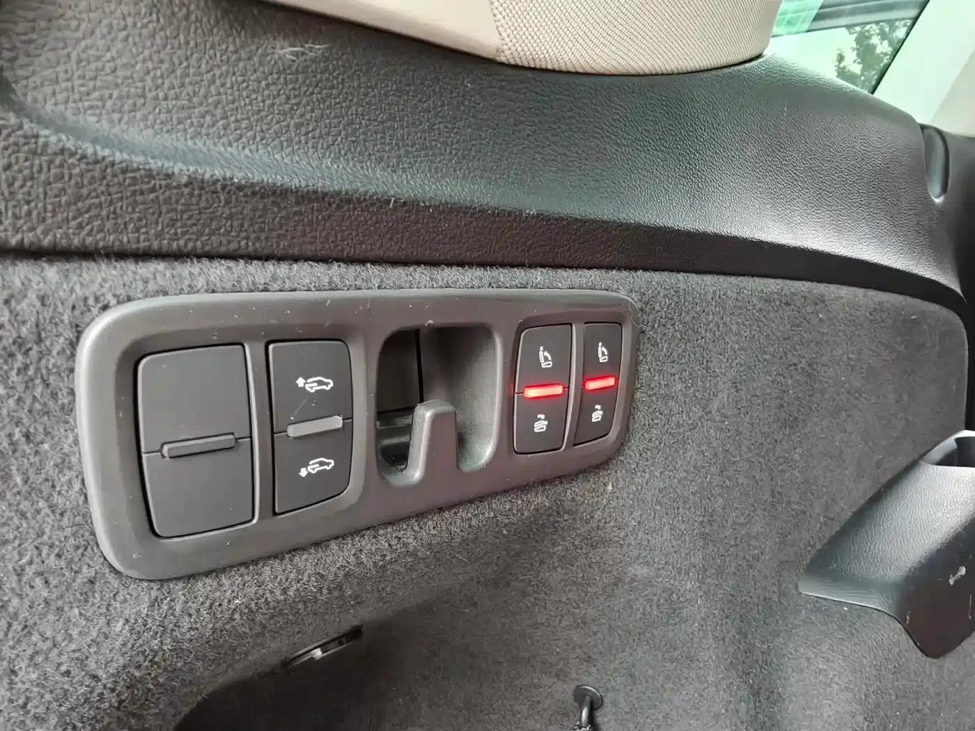 Audi Q7 2023 55 TFSI quattro S line Sport — миниатюра 31