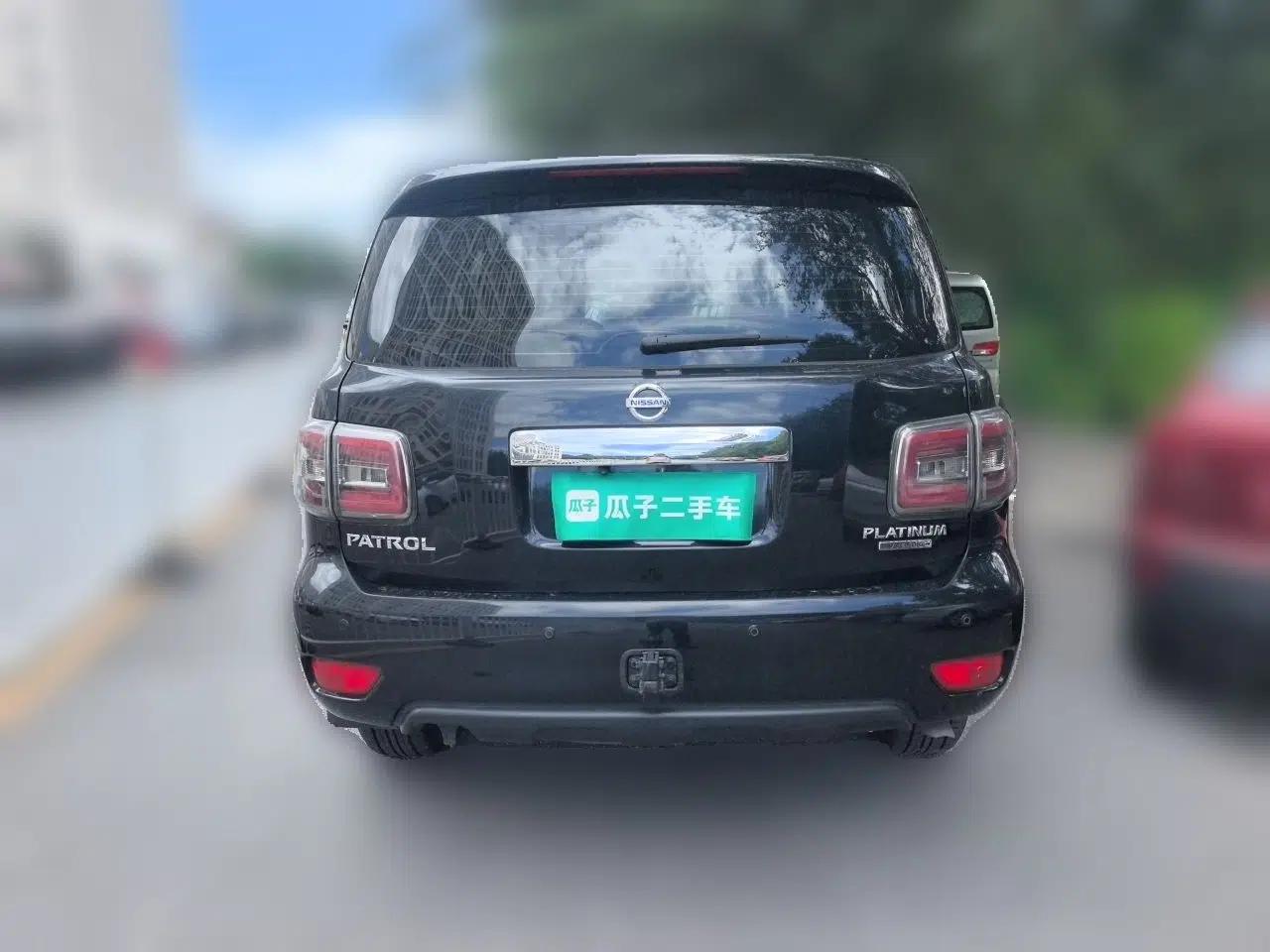 Nissan Patrol — миниатюра 5