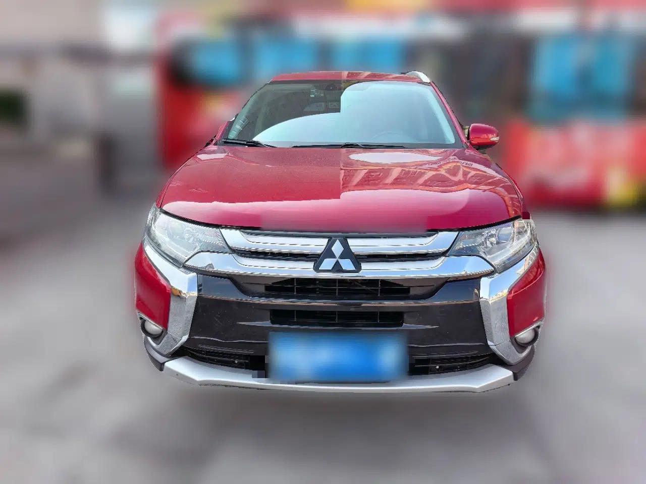 Mitsubishi Outlander 2018 2.4L 4x4 Elite Edition 5 Seats — миниатюра 2