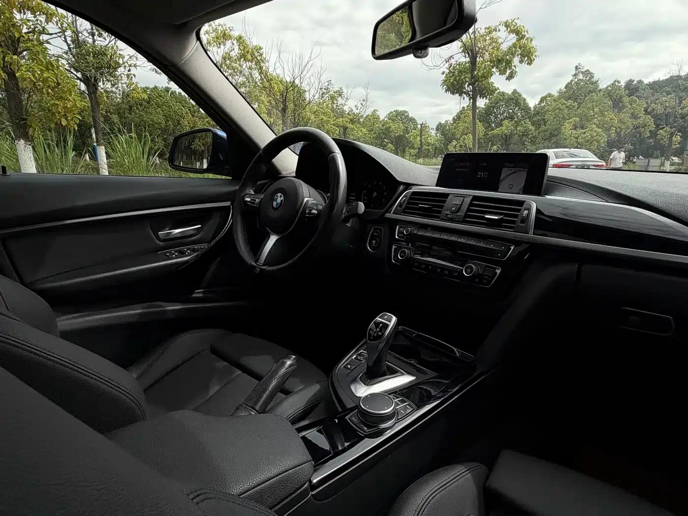 2018 BMW 3 Series 320Li Leading M Sport Package — миниатюра 20