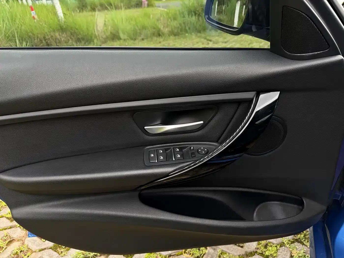2018 BMW 3 Series 320Li Leading M Sport Package — миниатюра 7