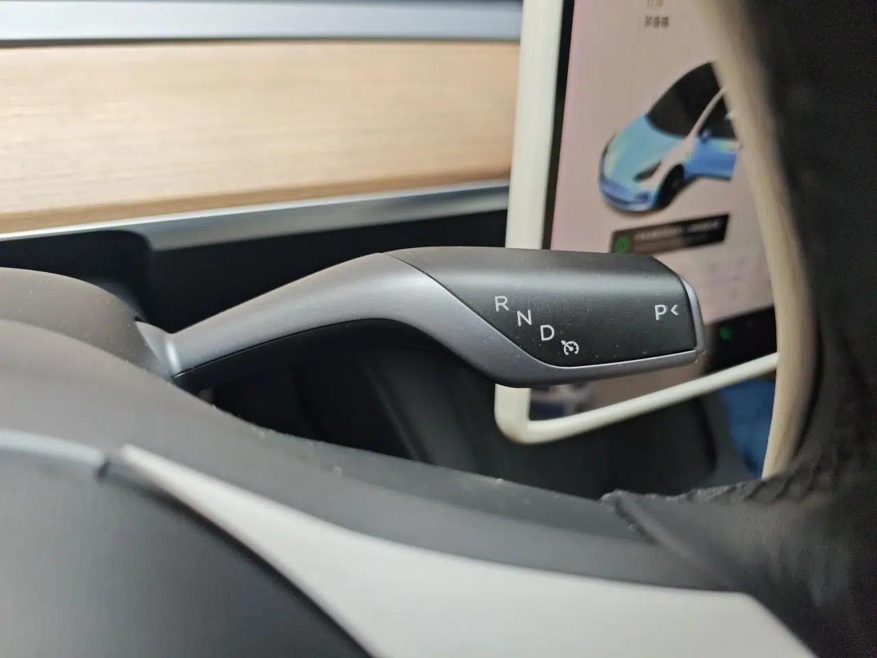 Tesla Model 3 2021 Standard Range Rear-Drive Upgraded Version — миниатюра 14