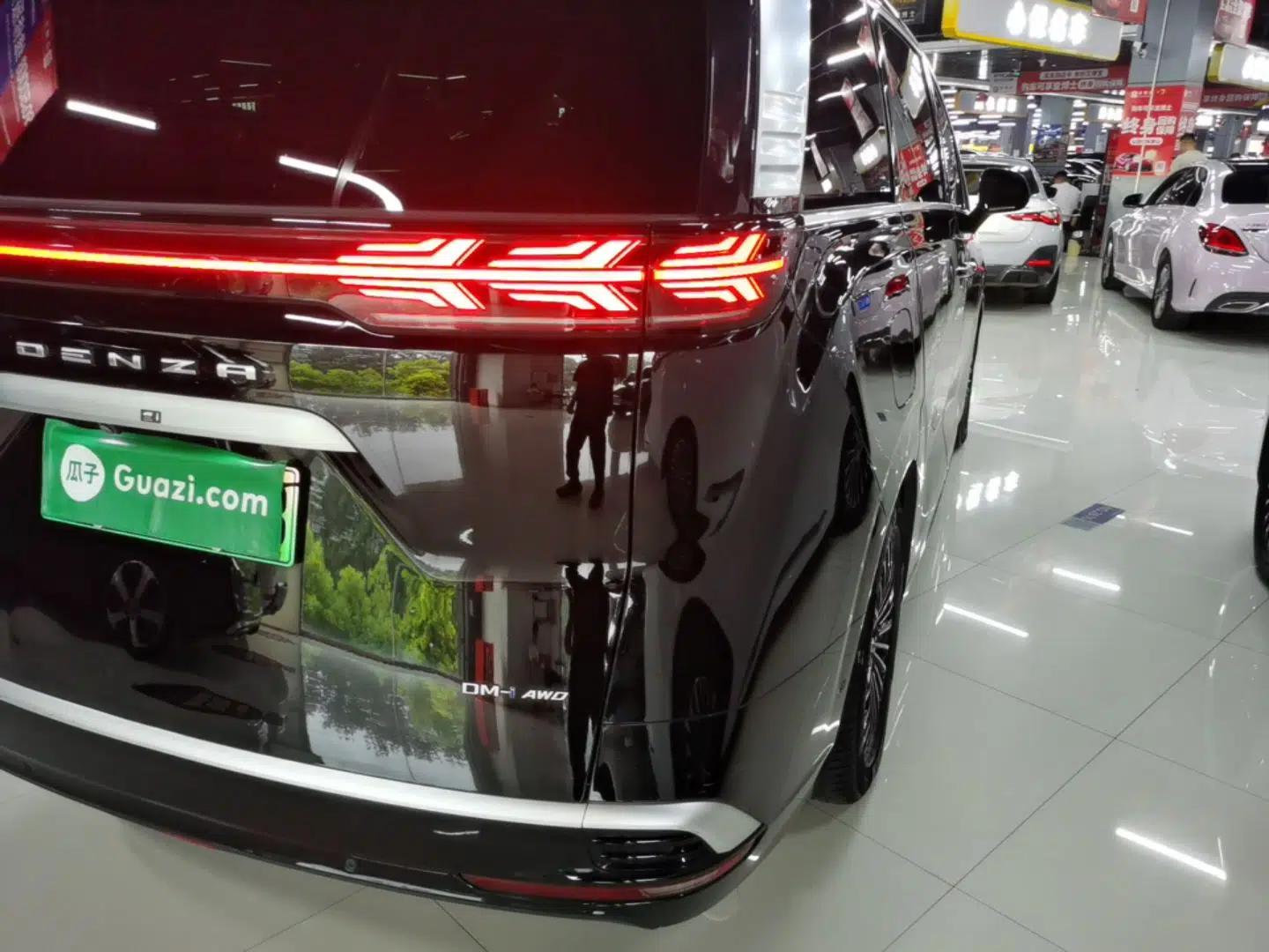 Denza D9 2022 DM-i 970 Four-Wheel Drive Flagship Model — миниатюра 9