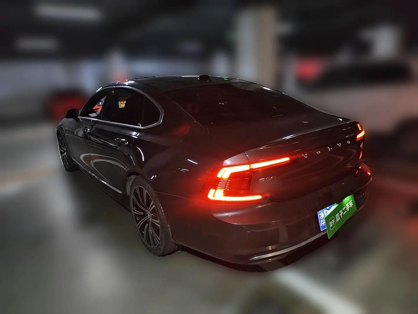 Volvo S90 2023 B5 Zhiyuan Luxury Edition — миниатюра 4