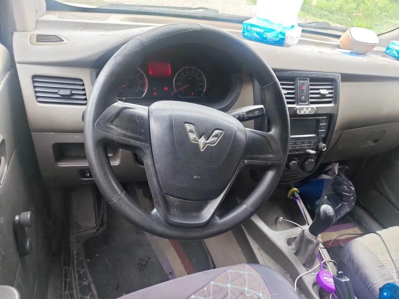 Wuling Rongguang V 2016 1.2L Practical Version — миниатюра 10