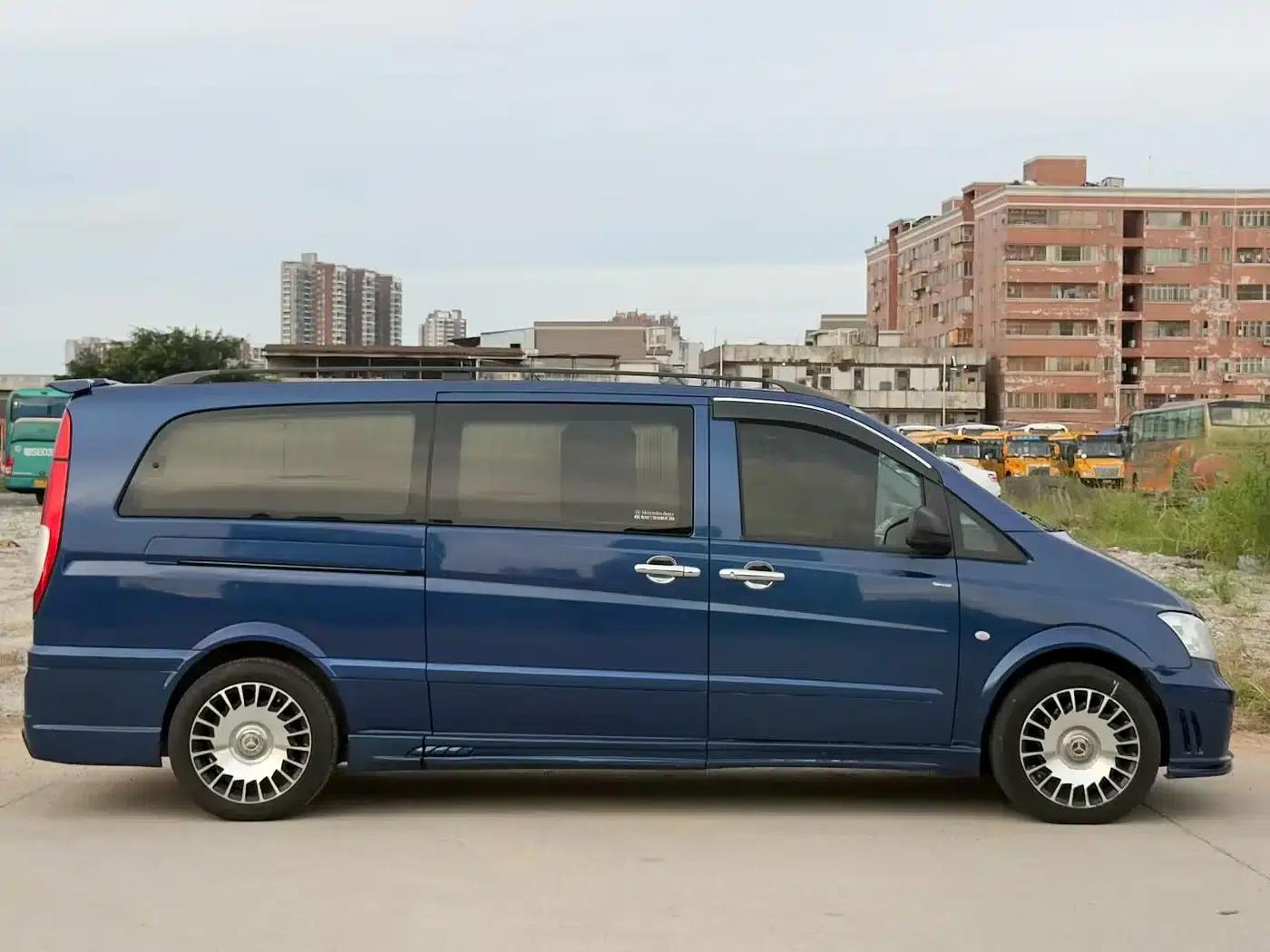 Vito 2011 2.5L 7-seater Executive Edition — миниатюра 2