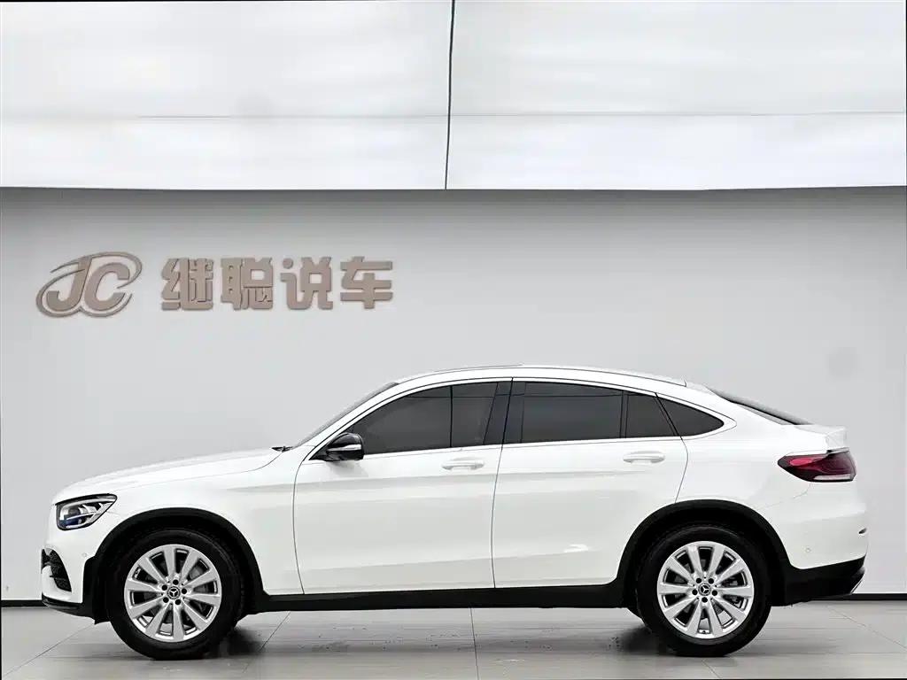 Mercedes-Benz GLC Coupe 2020 GLC 260 4MATIC Coupe SUV — миниатюра 3