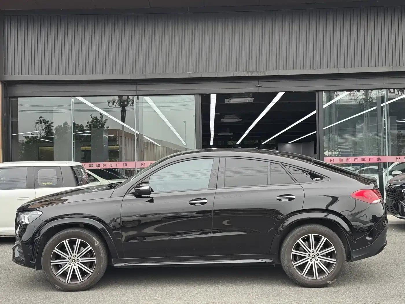 2022 Mercedes-Benz GLE Coupe, GLE 350 4MATIC Coupe SUV Luxury Model — миниатюра 3
