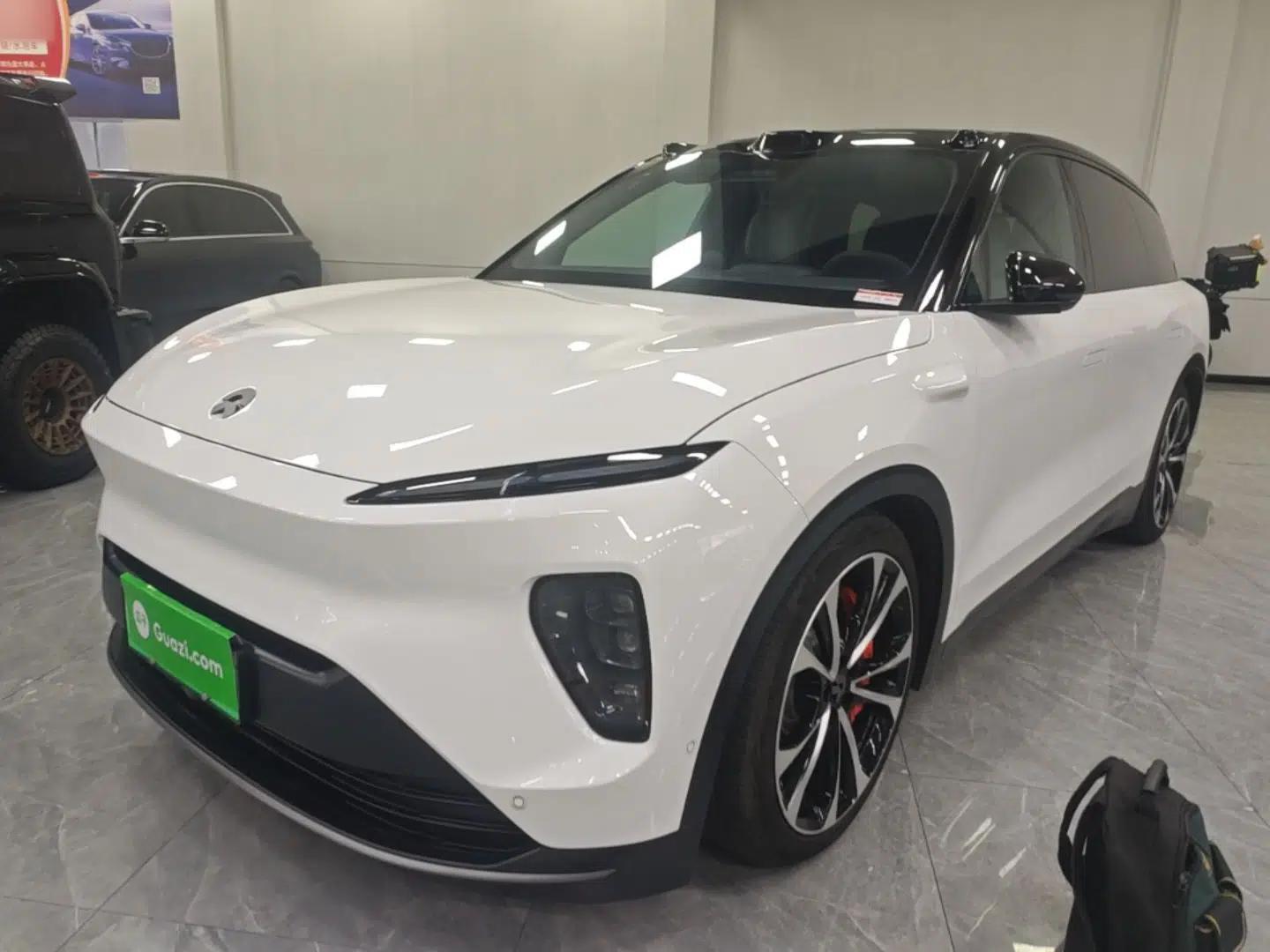 Nio ES8 2023 75 kWh Executive Edition — миниатюра 1