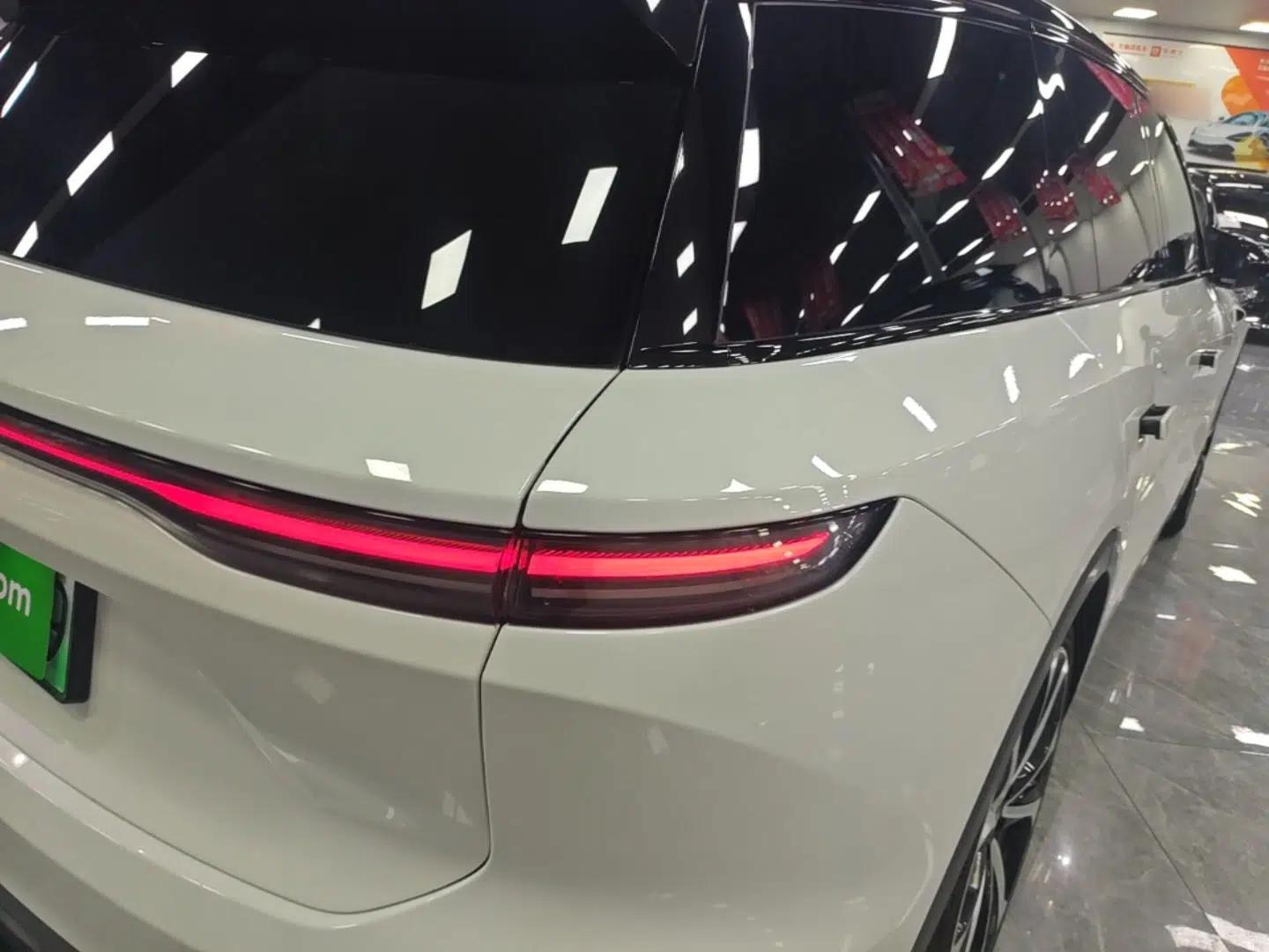 Nio ES8 2023 75 kWh Executive Edition — миниатюра 9