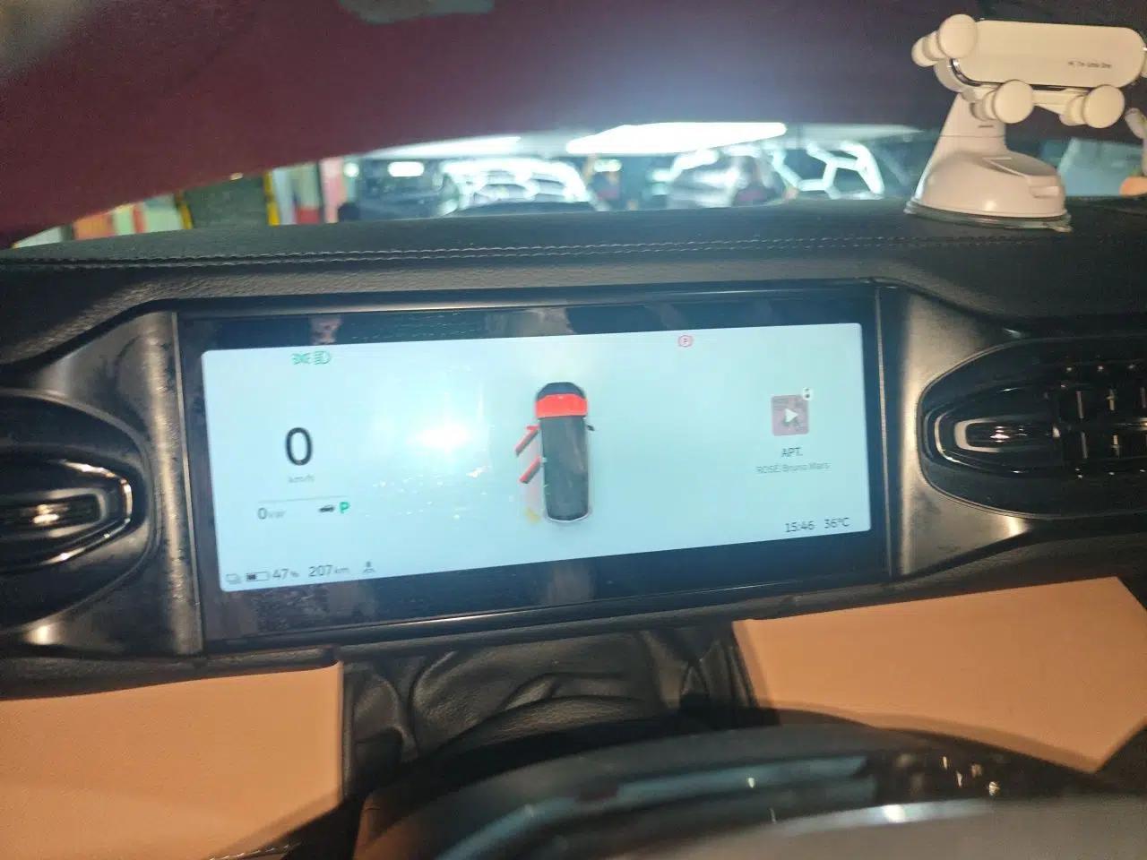 Nio ES8 2020 415 km Range 6-Seater Version — миниатюра 11