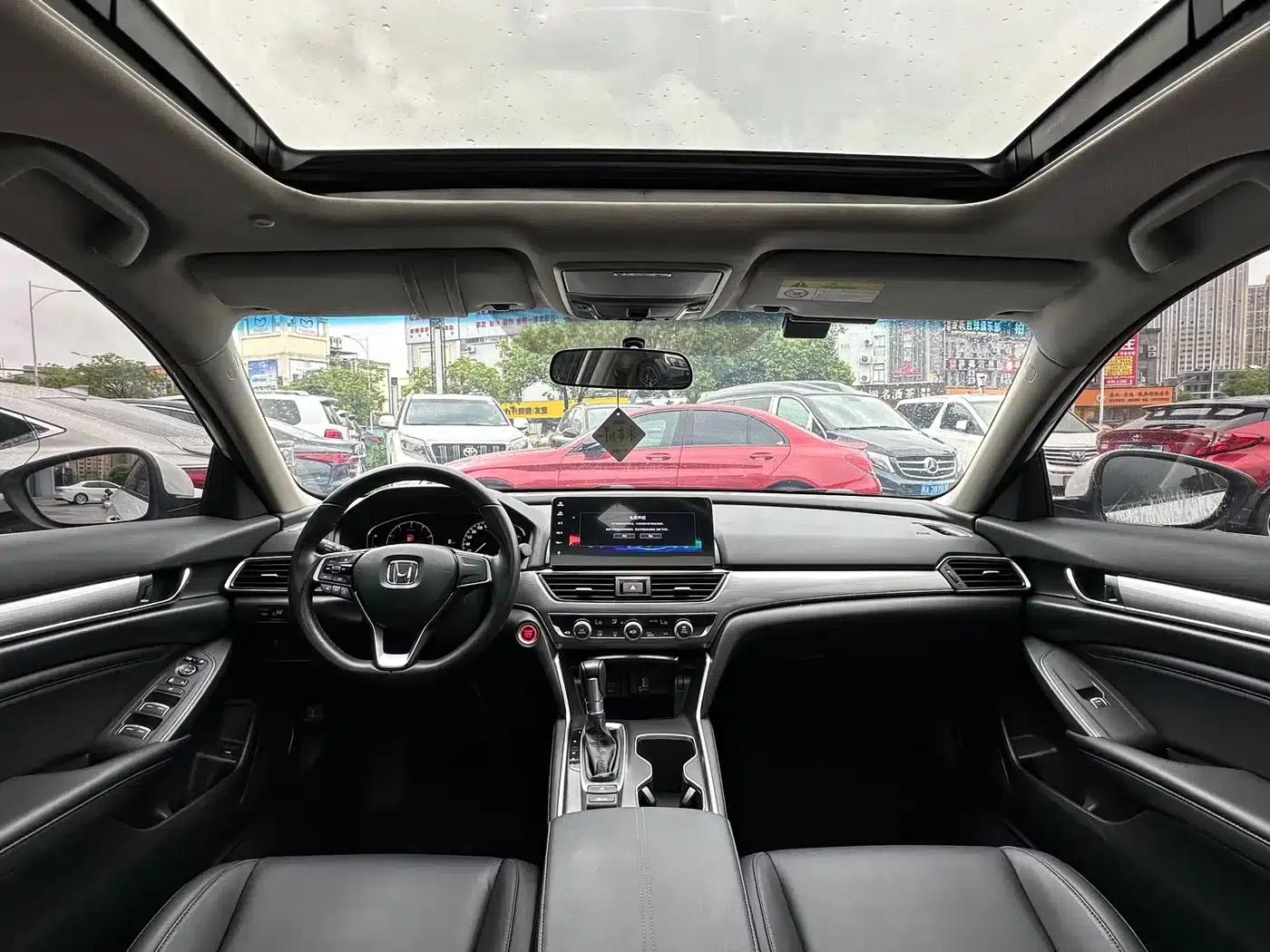 2022 Honda Accord 260TURBO Luxury Edition — миниатюра 14