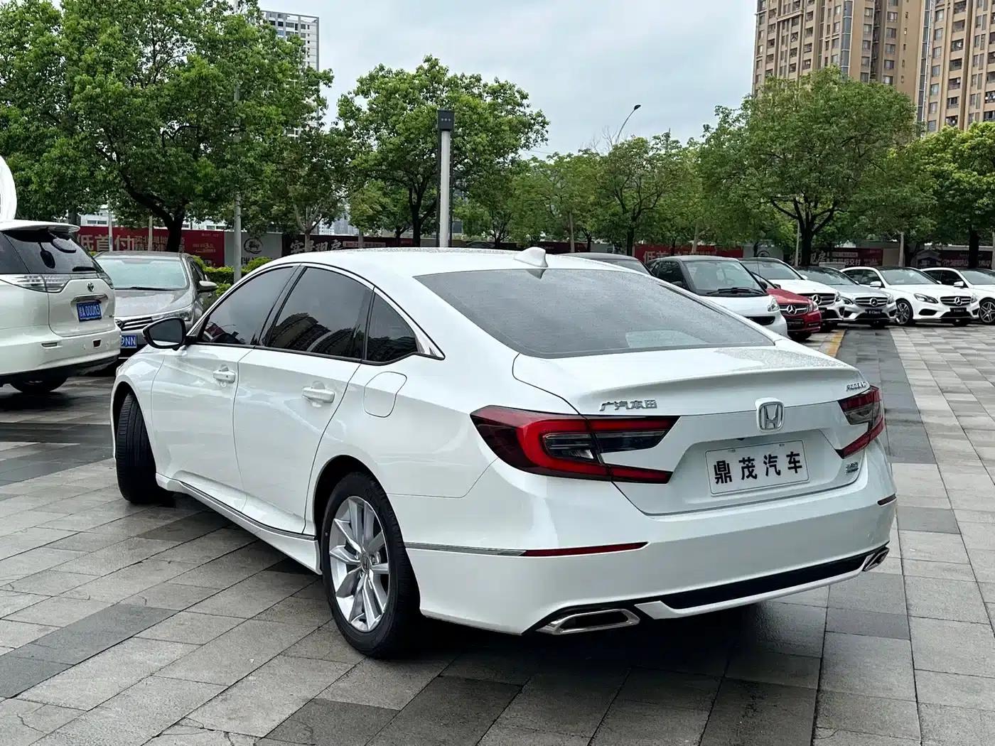 2022 Honda Accord 260TURBO Luxury Edition — миниатюра 7