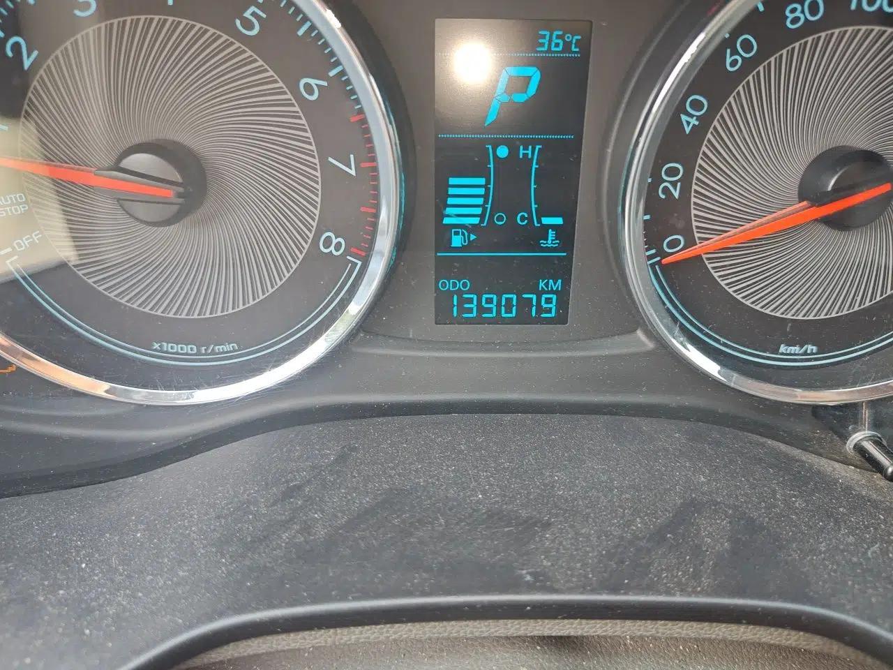 Chevrolet Lova RV 2016 1.5L Automatic Comfort Edition — миниатюра 12