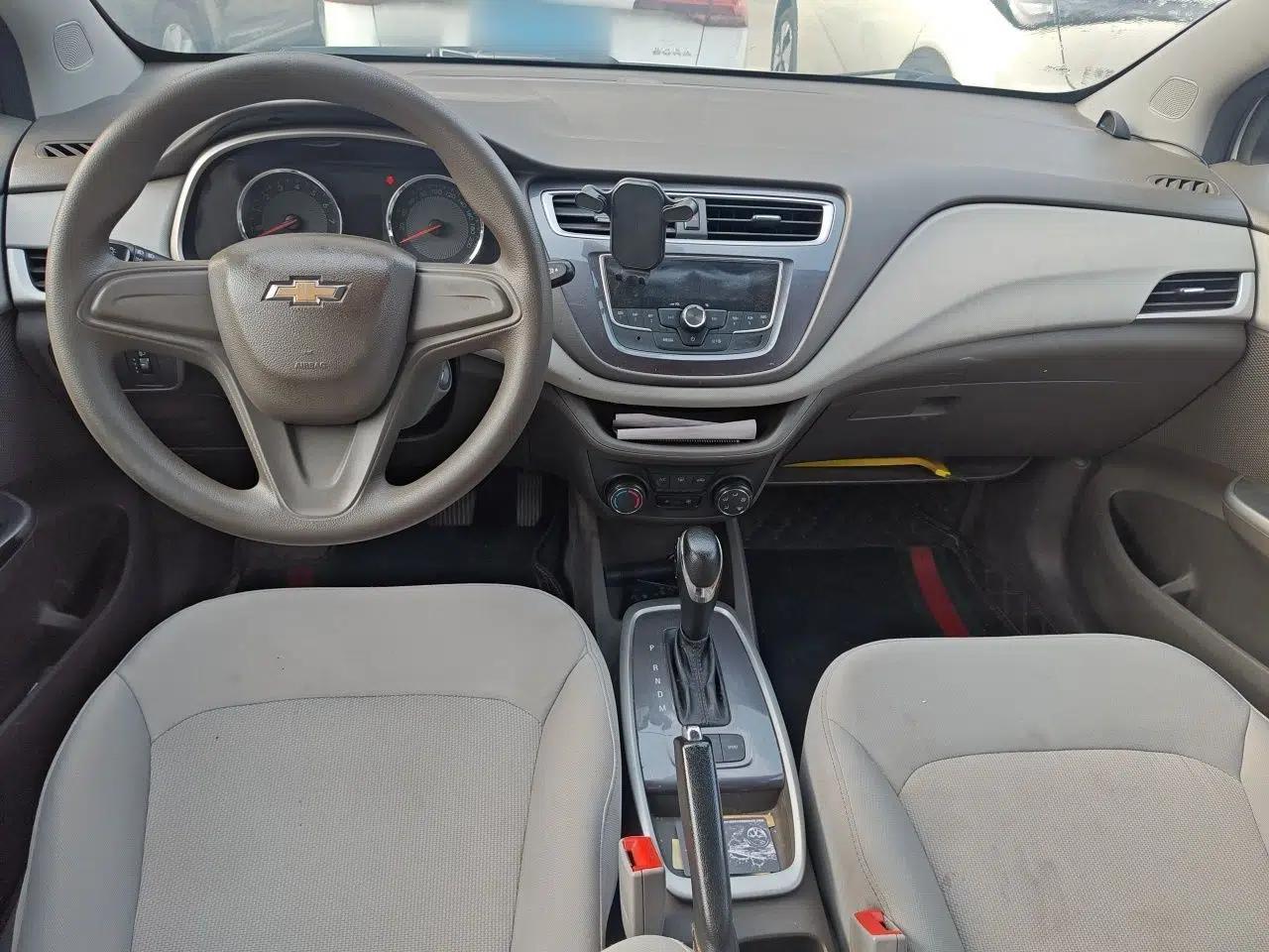 Chevrolet Lova RV 2016 1.5L Automatic Comfort Edition — миниатюра 9
