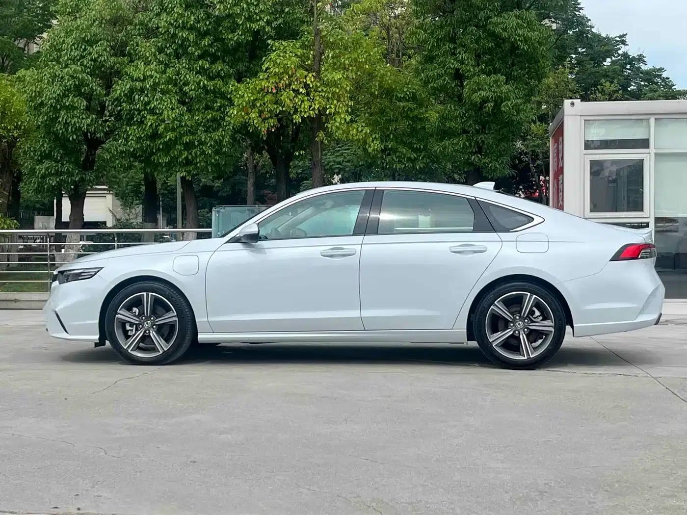 Inspire New Energy 2023 e:PHEV Smart Supreme Edition — миниатюра 3