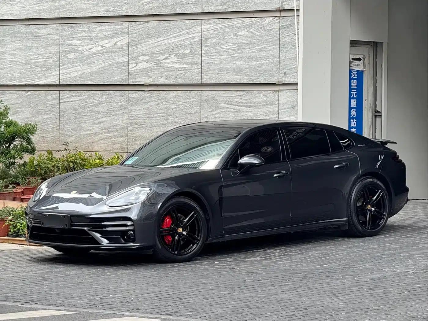 2017 Panamera Executive Long Wheelbase 3.0T — миниатюра 1