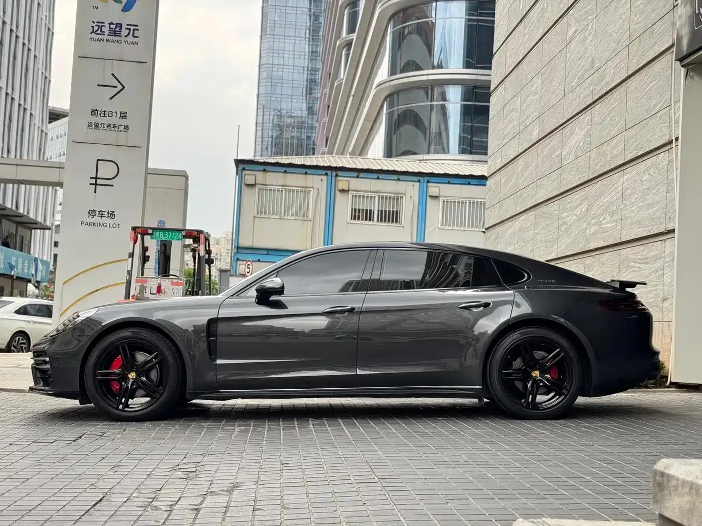 2017 Panamera Executive Long Wheelbase 3.0T — миниатюра 15