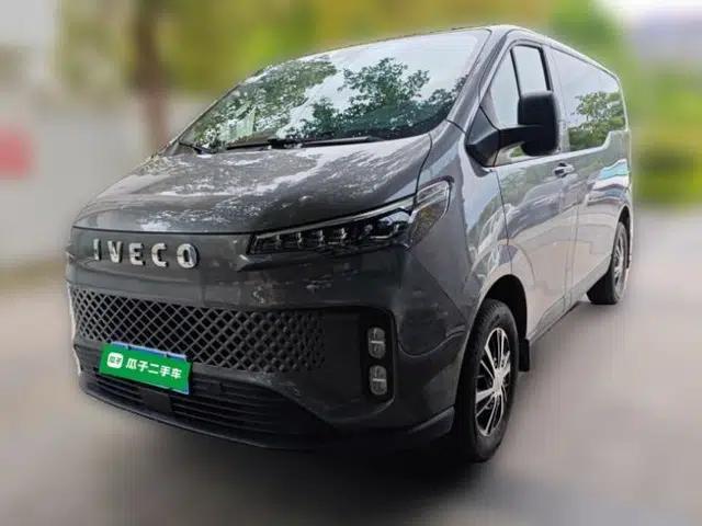 Iveco Fidato 2023 C30 Passenger Van 2.0T 93kW Manual Transmission Xingtu Edition Low Roof