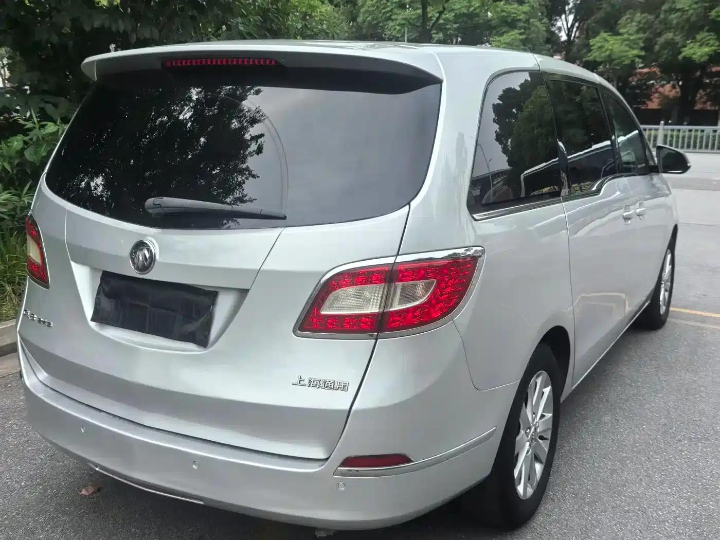 Buick GL8 2011 2.4L CT Luxury Business Comfort Edition — миниатюра 11
