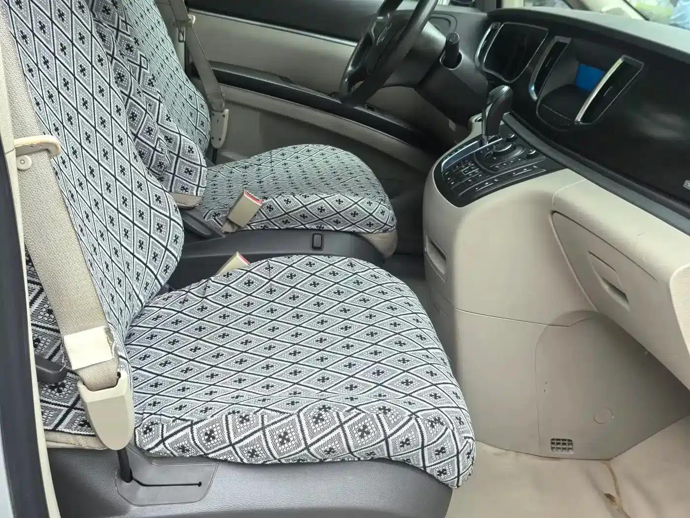 Buick GL8 2011 2.4L CT Luxury Business Comfort Edition — миниатюра 16