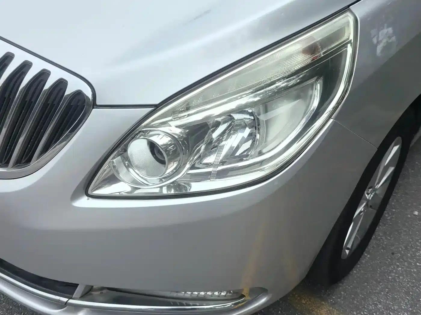 Buick GL8 2011 2.4L CT Luxury Business Comfort Edition — миниатюра 4