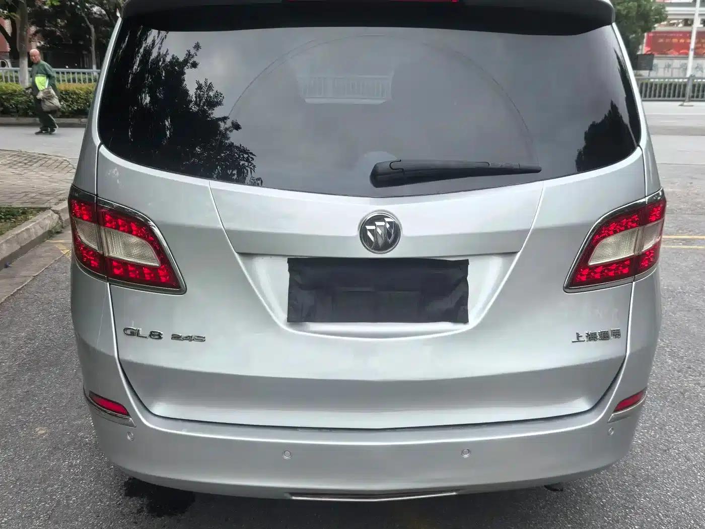 Buick GL8 2011 2.4L CT Luxury Business Comfort Edition — миниатюра 10